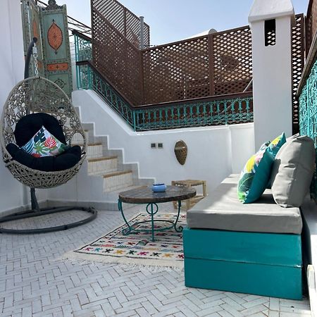Riad Amazing Amazigh Avec Jacuzzi Petit Dejeuner Compris Avec Aussi Chambres Familiales Pres De La Place Jemaa El Fna Marrakesh Buitenkant foto