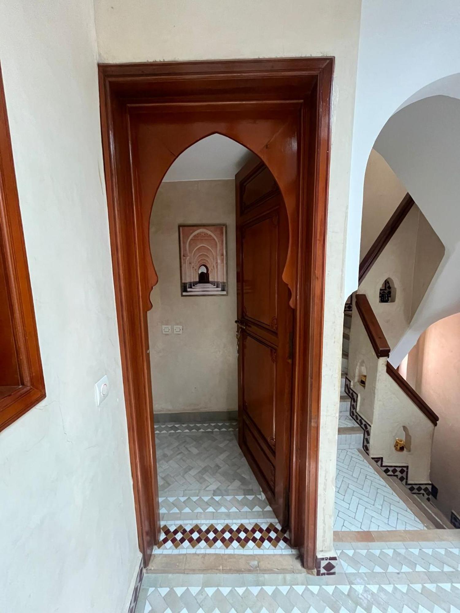 Riad Amazing Amazigh Avec Jacuzzi Petit Dejeuner Compris Avec Aussi Chambres Familiales Pres De La Place Jemaa El Fna Marrakesh Buitenkant foto