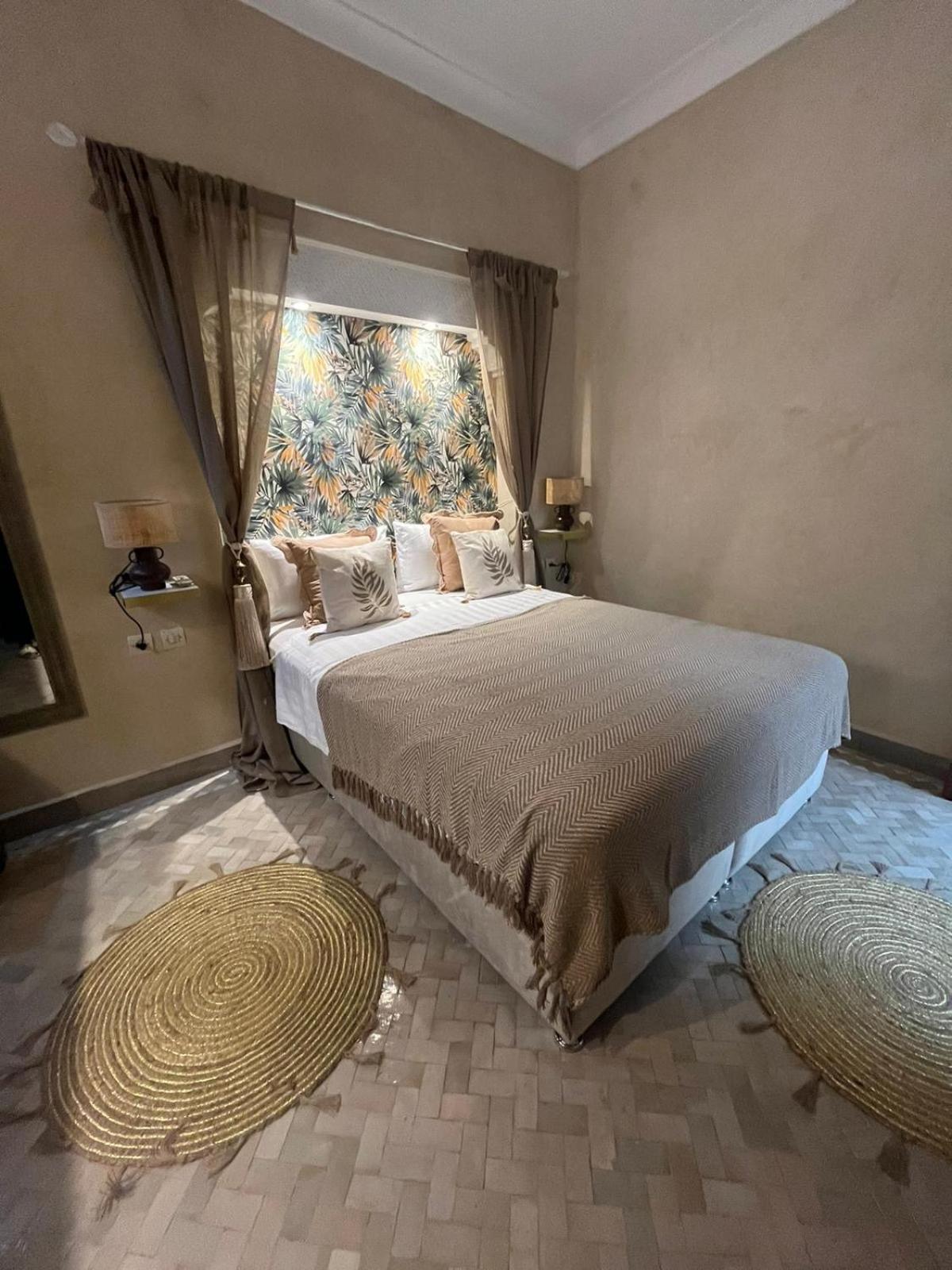Riad Amazing Amazigh Avec Jacuzzi Petit Dejeuner Compris Avec Aussi Chambres Familiales Pres De La Place Jemaa El Fna Marrakesh Buitenkant foto