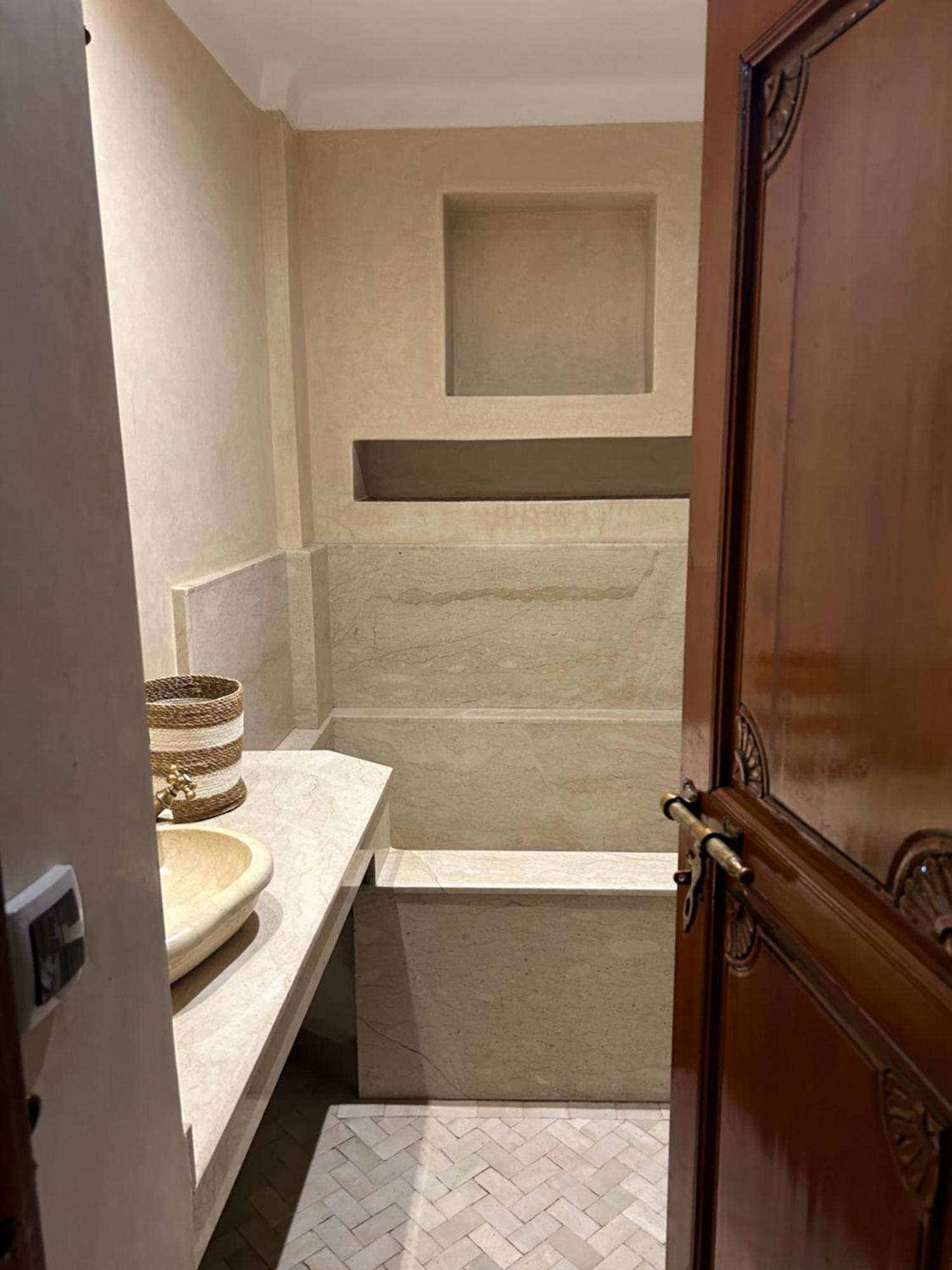 Riad Amazing Amazigh Avec Jacuzzi Petit Dejeuner Compris Avec Aussi Chambres Familiales Pres De La Place Jemaa El Fna Marrakesh Buitenkant foto