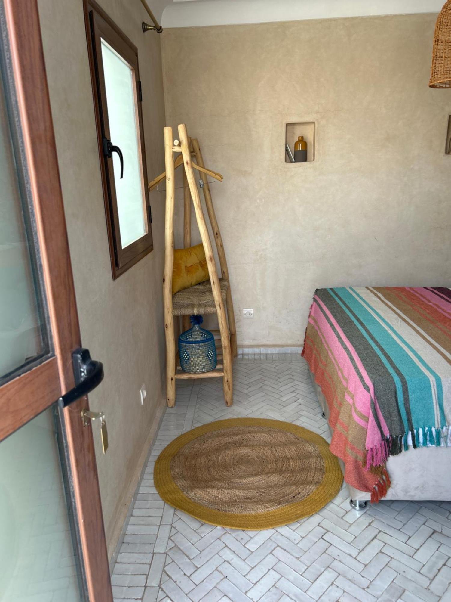 Riad Amazing Amazigh Avec Jacuzzi Petit Dejeuner Compris Avec Aussi Chambres Familiales Pres De La Place Jemaa El Fna Marrakesh Buitenkant foto