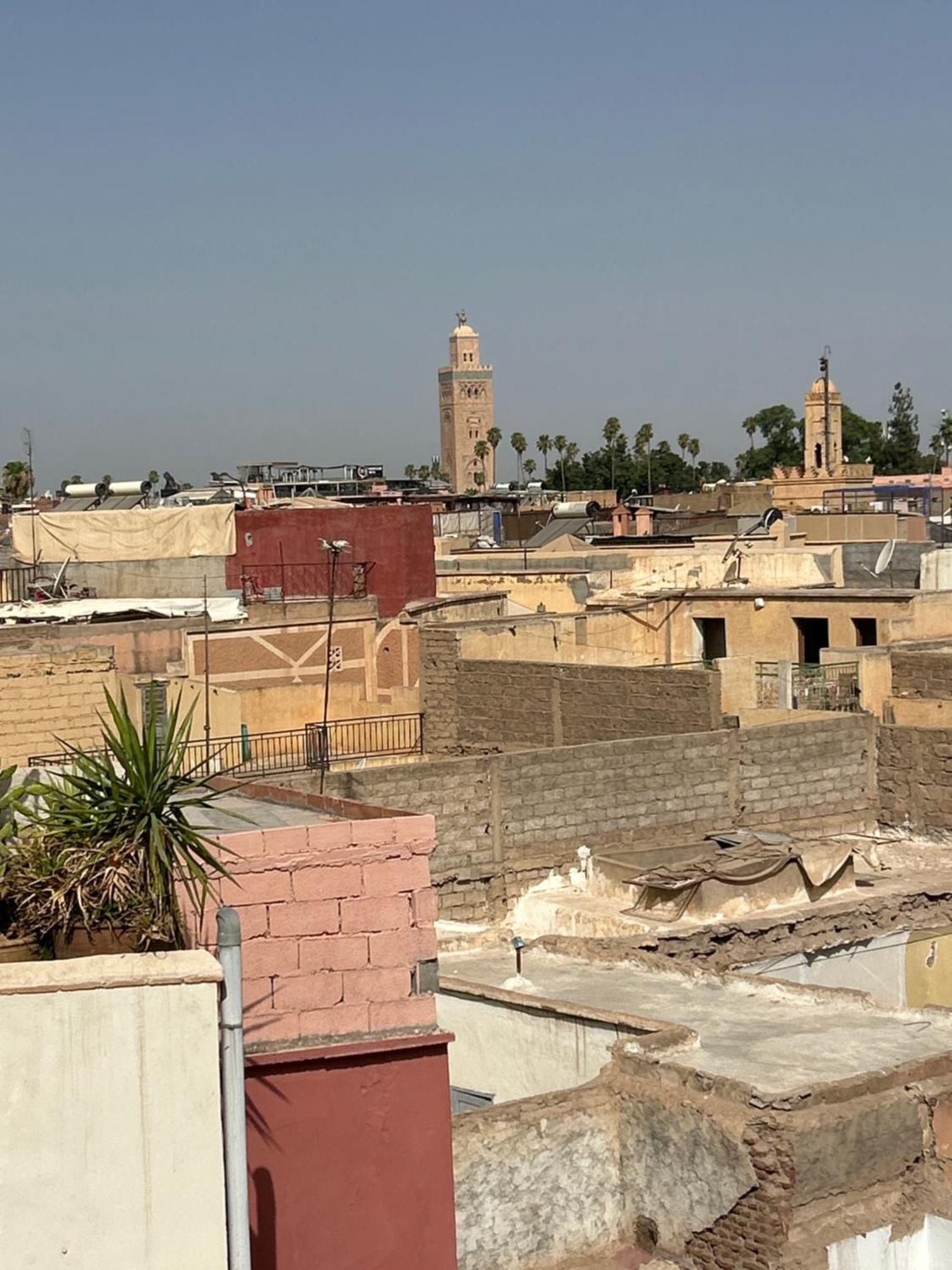 Riad Amazing Amazigh Avec Jacuzzi Petit Dejeuner Compris Avec Aussi Chambres Familiales Pres De La Place Jemaa El Fna Marrakesh Buitenkant foto
